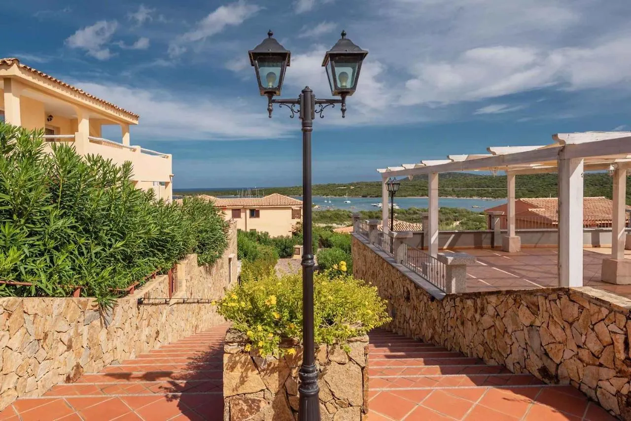 Holiday Home In Golfo Aranci 30357 마리넬라